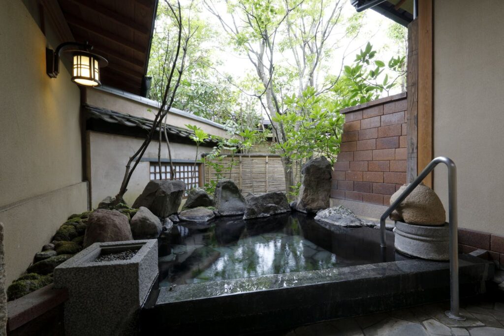 由布院温泉　草庵　秋桜