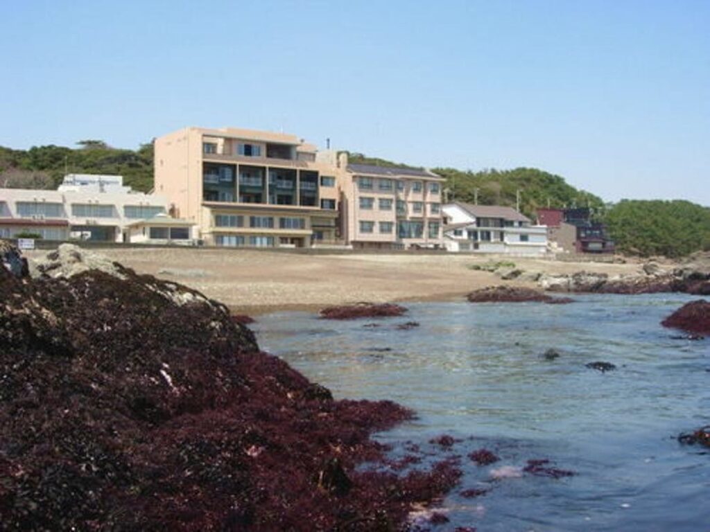里海邸 －金波楼本邸－