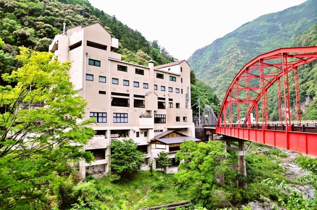 峡谷の湯宿 大歩危峡まんなか
